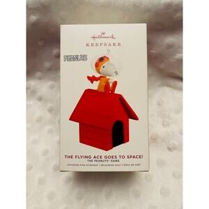 Hallmark Peanuts The Flying Ace Goes to Space 2019 Keepsake Ornament-NIB